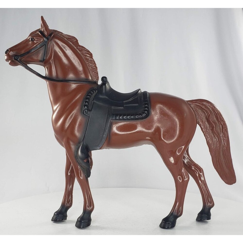 Hartland Brown Horse Built In Saddle Reins